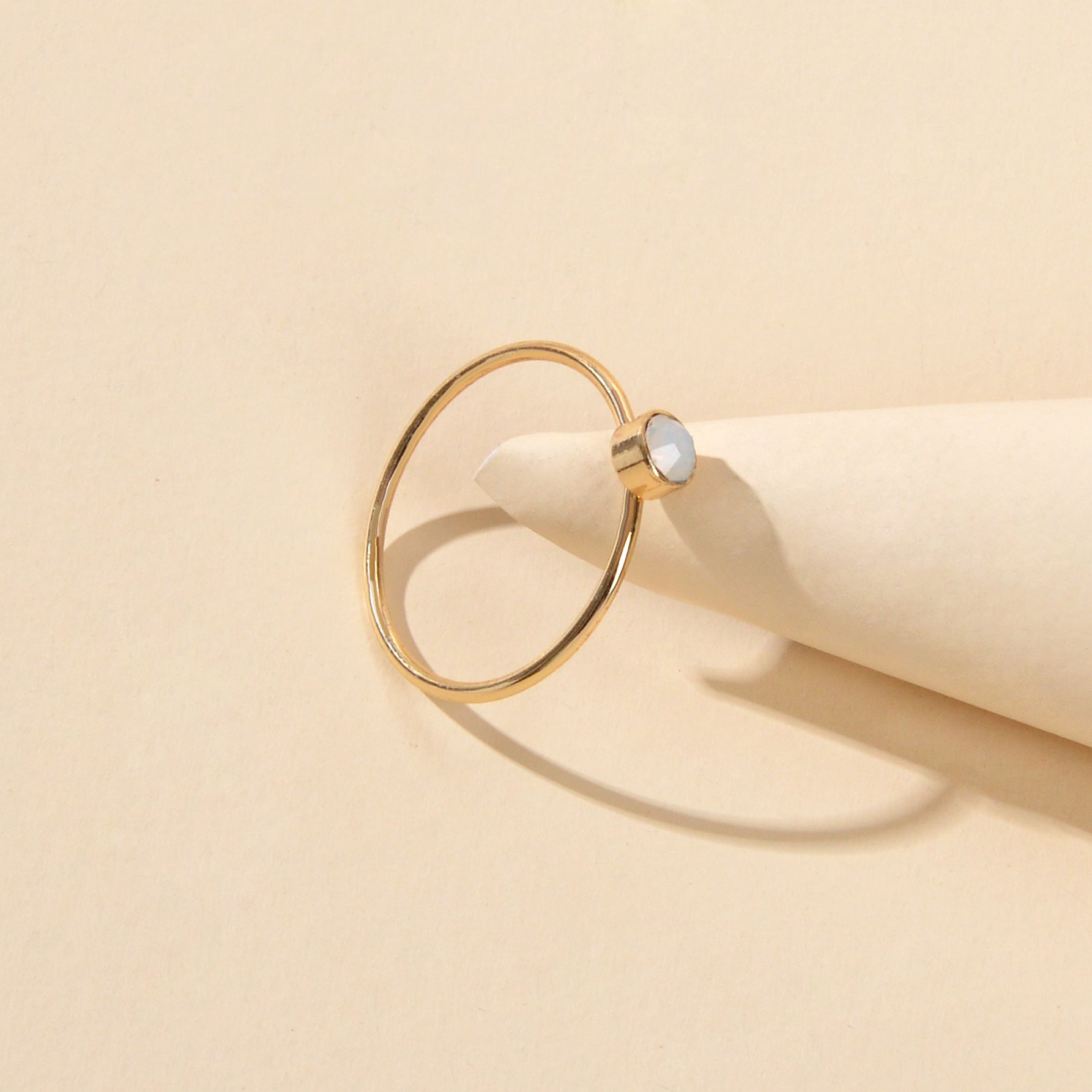 Simple Geometric White Acrylic Decor Gold Finger Wedding Party Wear Ring Jewelry-3